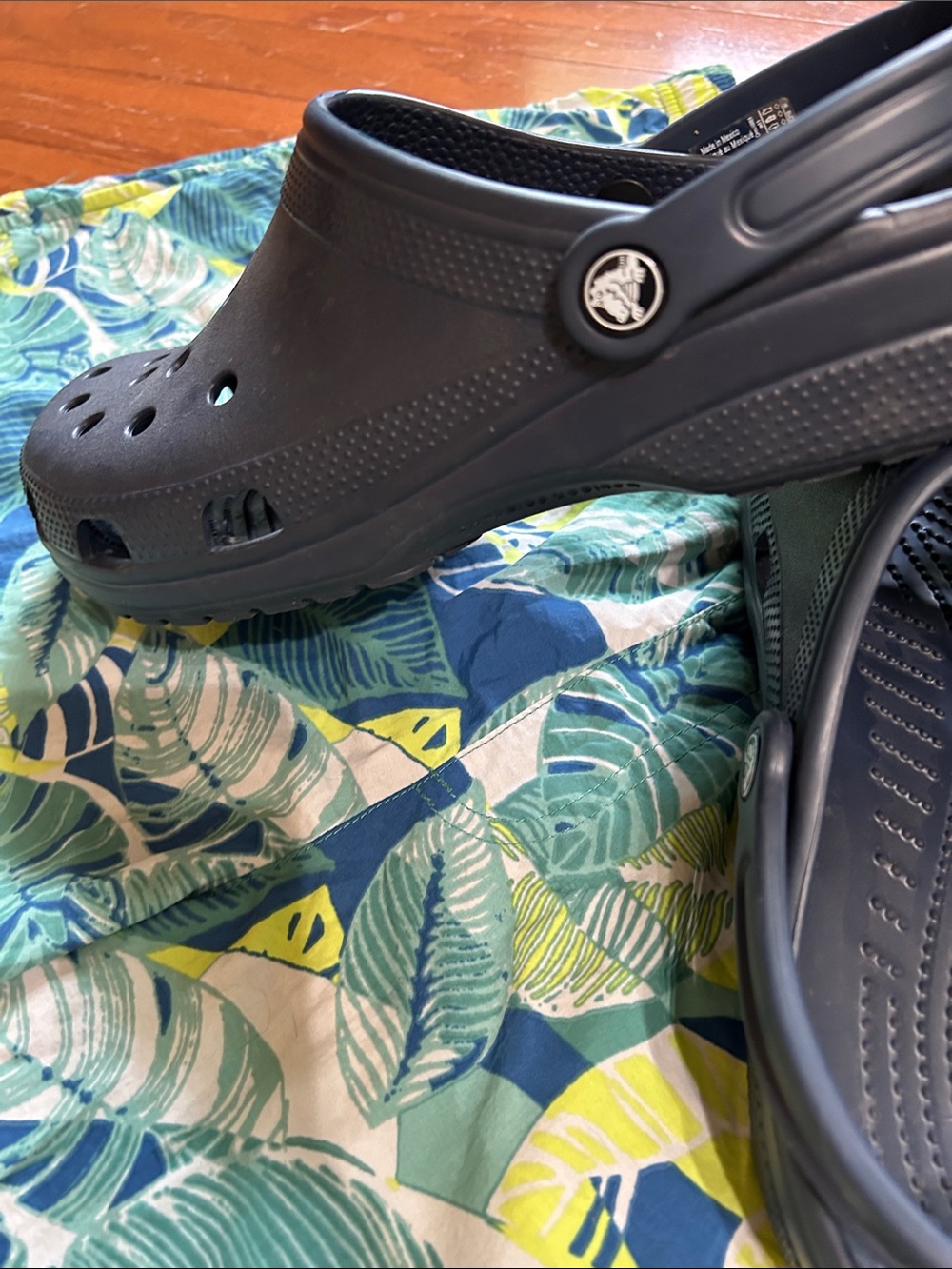 Crocs-Navy Size 11 - Picture 6 of 7
